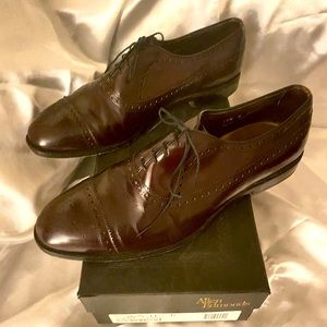 Allen Edmonds Burgundy Lace-up Men’s Dress Shoe